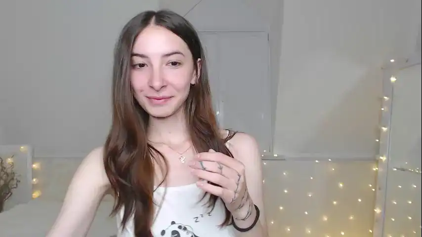 Shy_Cutie - Chaturbate Live Video Recording - 2025 04-10 21:28:01