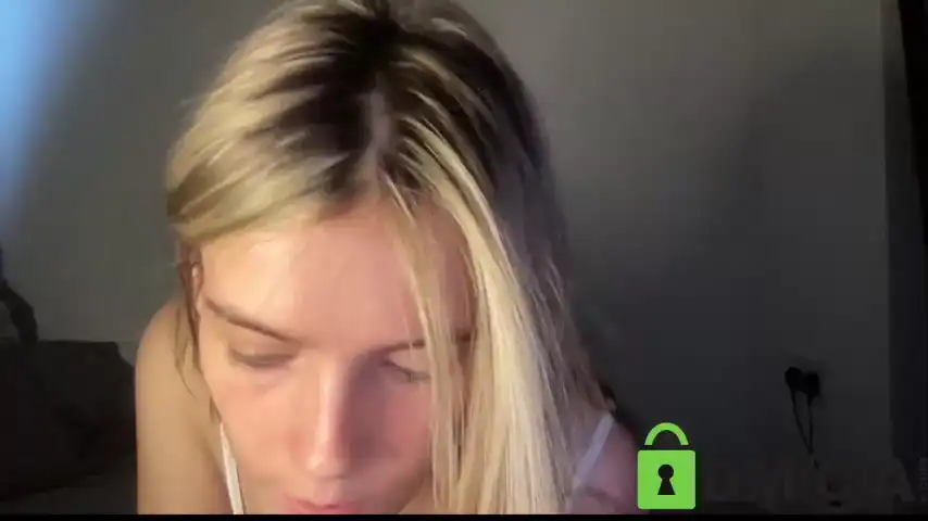 Petiteminxlara - Chaturbate Live Video Recording - 2025 03-03 17:59:19