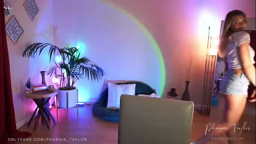 Phoenix_Taylor - Chaturbate Record Video - 2025 05-10 13:51:41