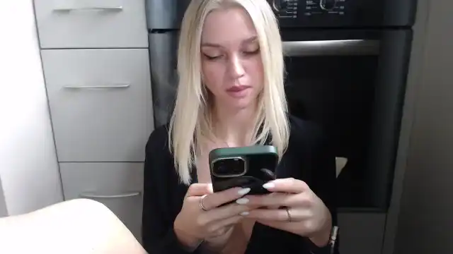 Qeeensgambit - Myfreecams Free Video - 2025 05-07 03:42:59