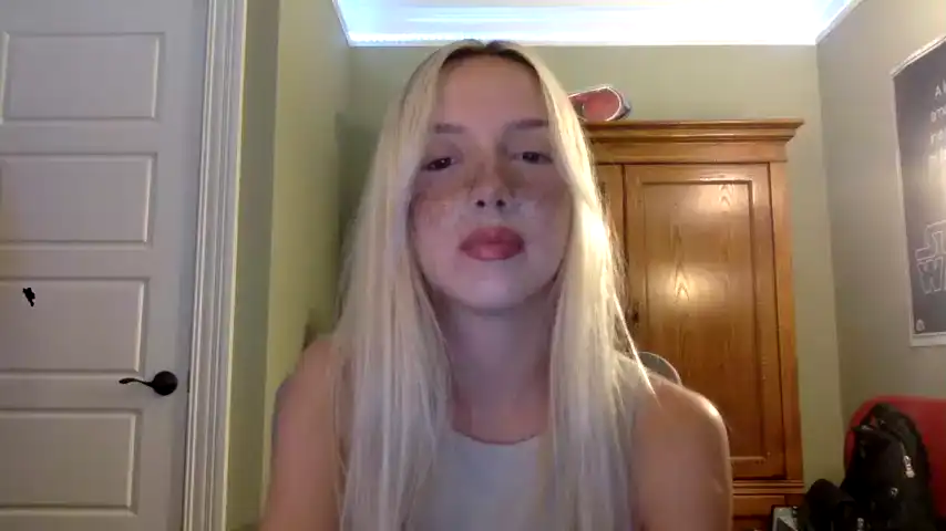 Riababe - Chaturbate Free Video - 2025 05-04 05:56:34