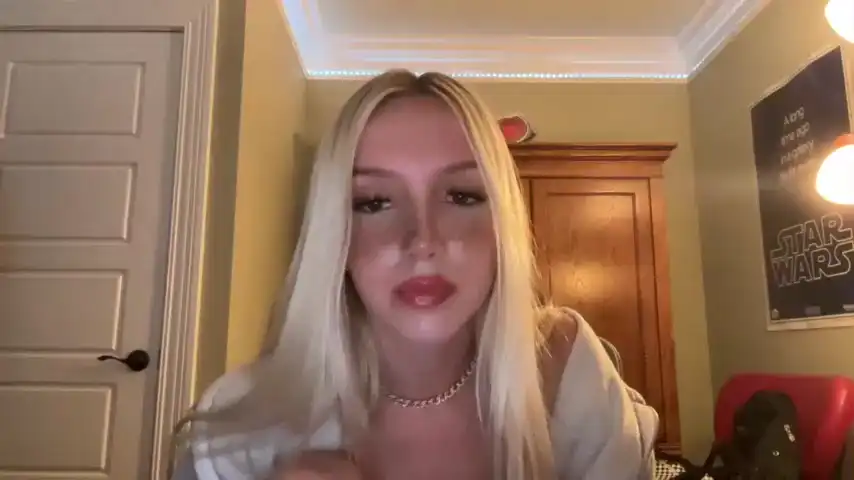Riababe - Chaturbate Live Video Recording - 2025 04-08 03:51:12