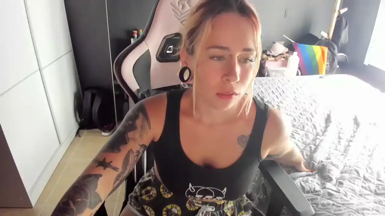 Rocifitness_23 - Amateur.tv Hot Show Video - 2025 05-07 04:27:46