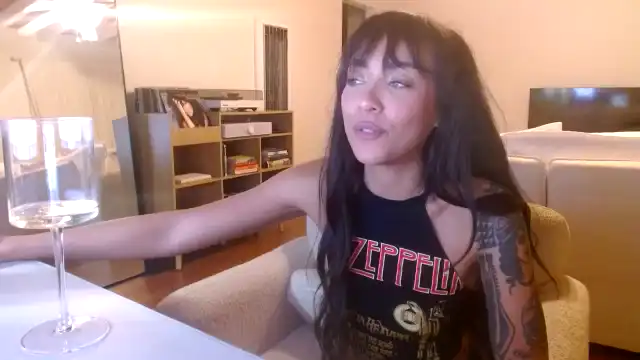 Rosiewestttt - Myfreecams Live Video Recording - 2025 05-07 21:37:12
