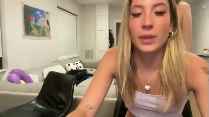 Sluttylilsister - Chaturbate Free Video - 2025 01-16 05:47:08