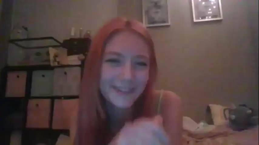 Sluttyxstrawberry - Chaturbate Hot Show Video - 2025 04-09 23:33:36
