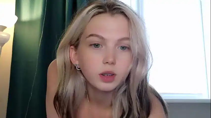 Small_Blondee - Chaturbate Hot Show Video - 2025 01-14 15:57:04