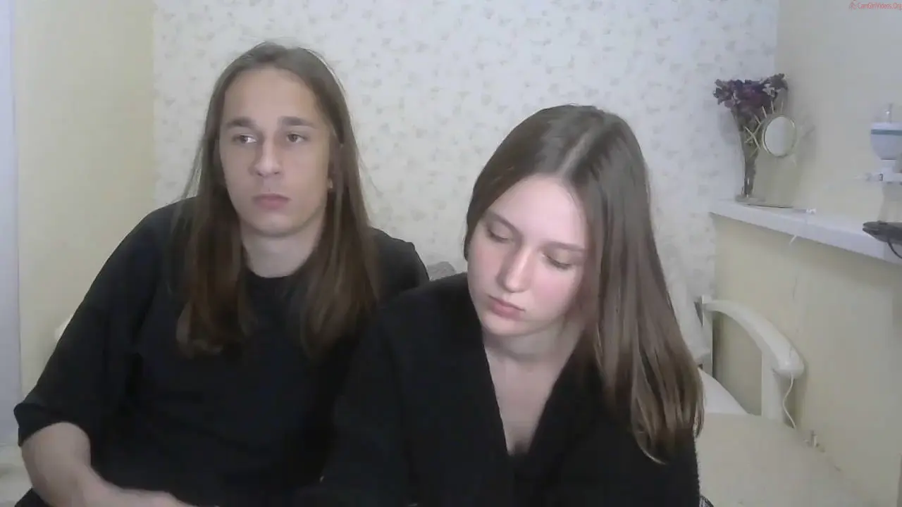 Larryandhelen - Chaturbate Record Video - 2024 12-28 00:25:60